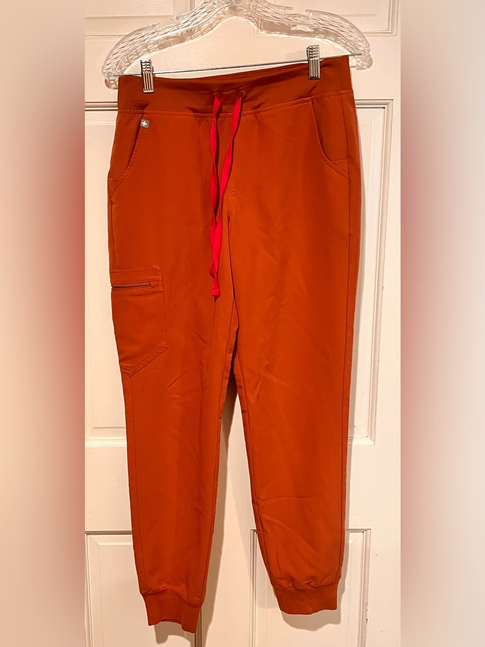 FIGS Women’s Zamora Jogger Scrub Pant, Terracotta color, Size small